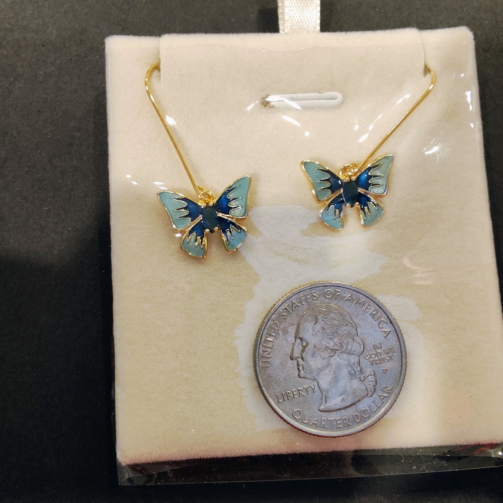 Earrings - Picture 2 of 7